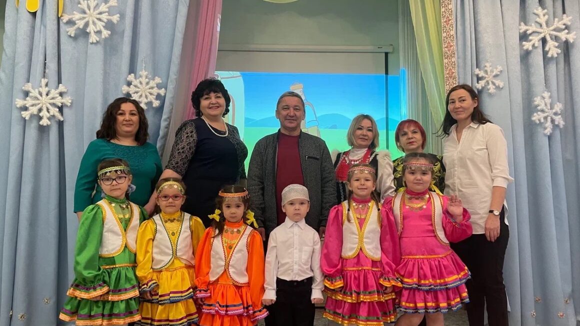 Сегодня, в детском саду №88 г. Челябинска ярко и красочно отметили День Башкирского языка!