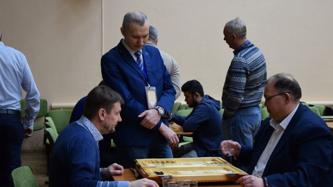 В Доме дружбы народов Челябинской области прошел третий Областной турнир игры в нарды «Восточные игры».