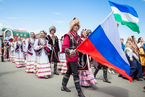 Челябинцы отметили День России в национальном колорите