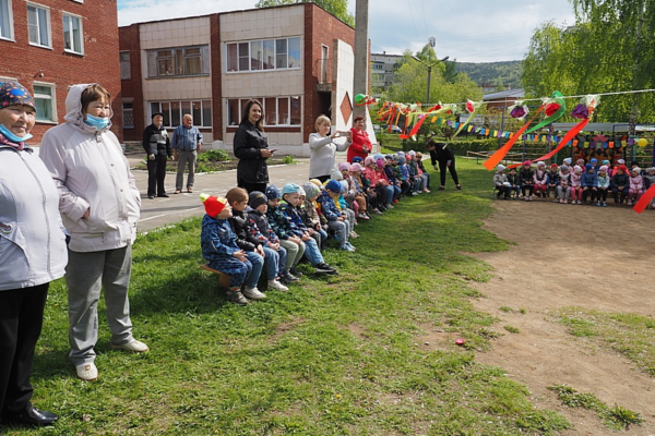 В Миассе прошёл детский СабантуйКлуб «Ак инэйзэр» устроил праздник для воспитанников детского сада № 99
